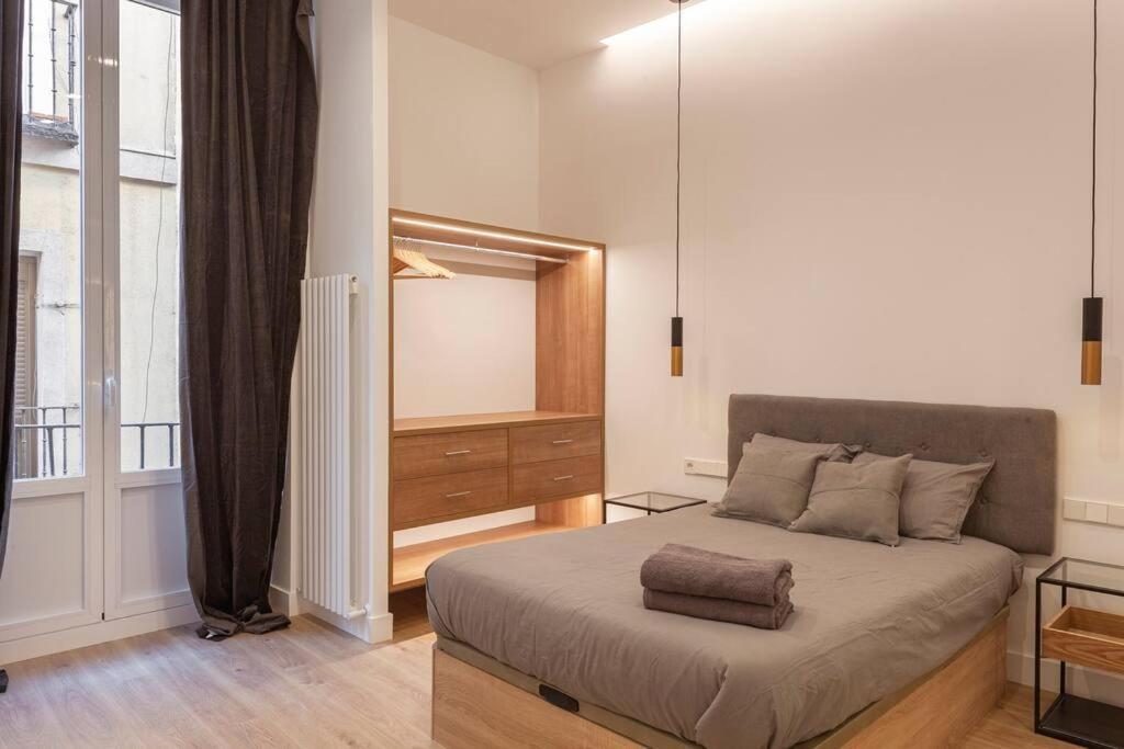 Centro III Calle Carrera De San Jeronimo 3Br 3Bh Madrid Bagian luar foto