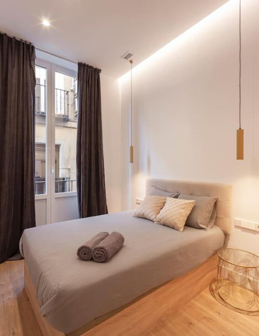 Centro III Calle Carrera De San Jeronimo 3Br 3Bh Madrid Bagian luar foto